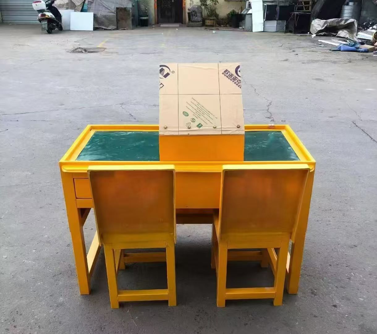 景德镇防静电导通桌井下煤矿火工品发放桌：危险品流转的安全守护者